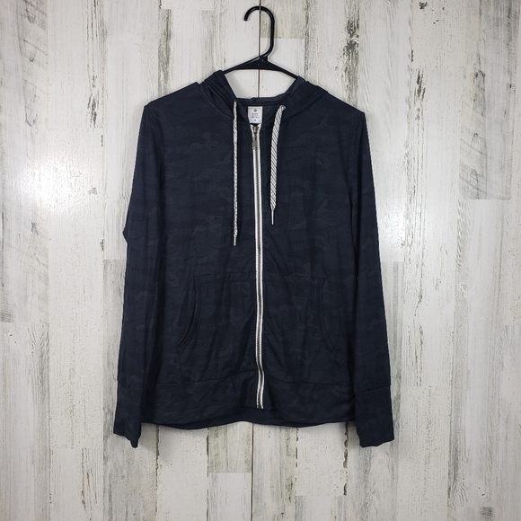 3/$15 unbranded favorite soft jacket dark camo light jacket women's size small - Picture 1 of 9